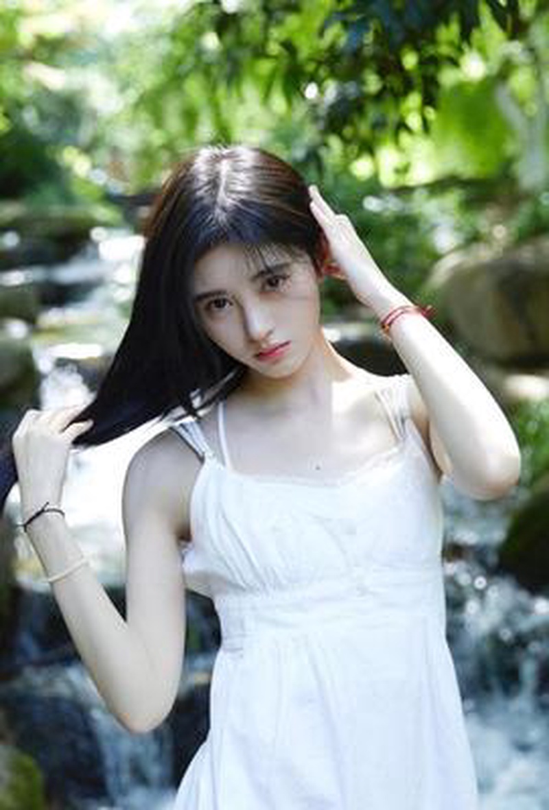 鞠婧祎
