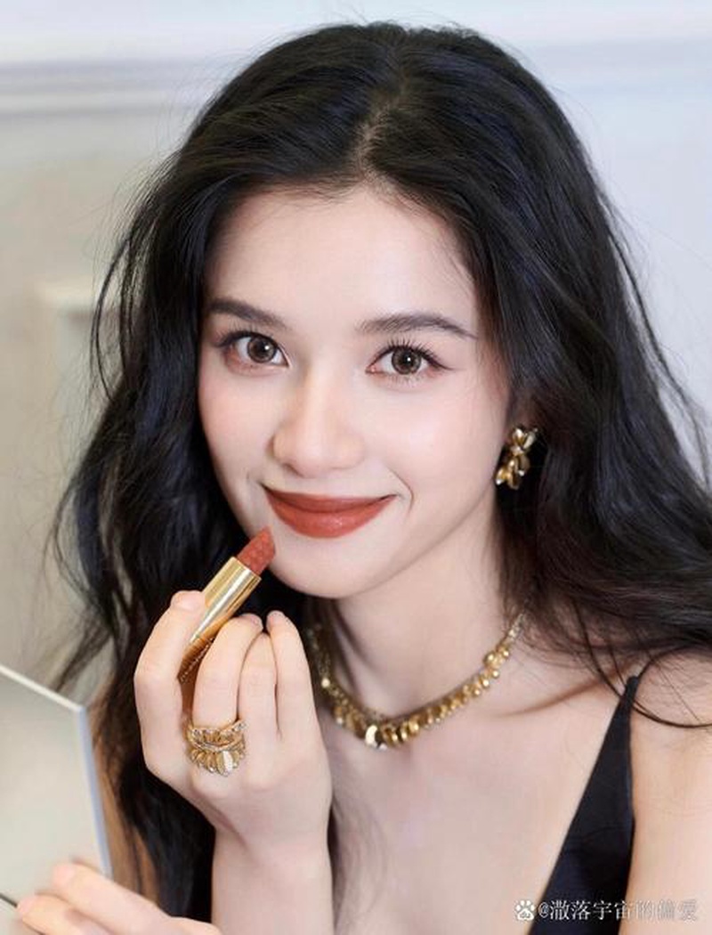 张婧仪
